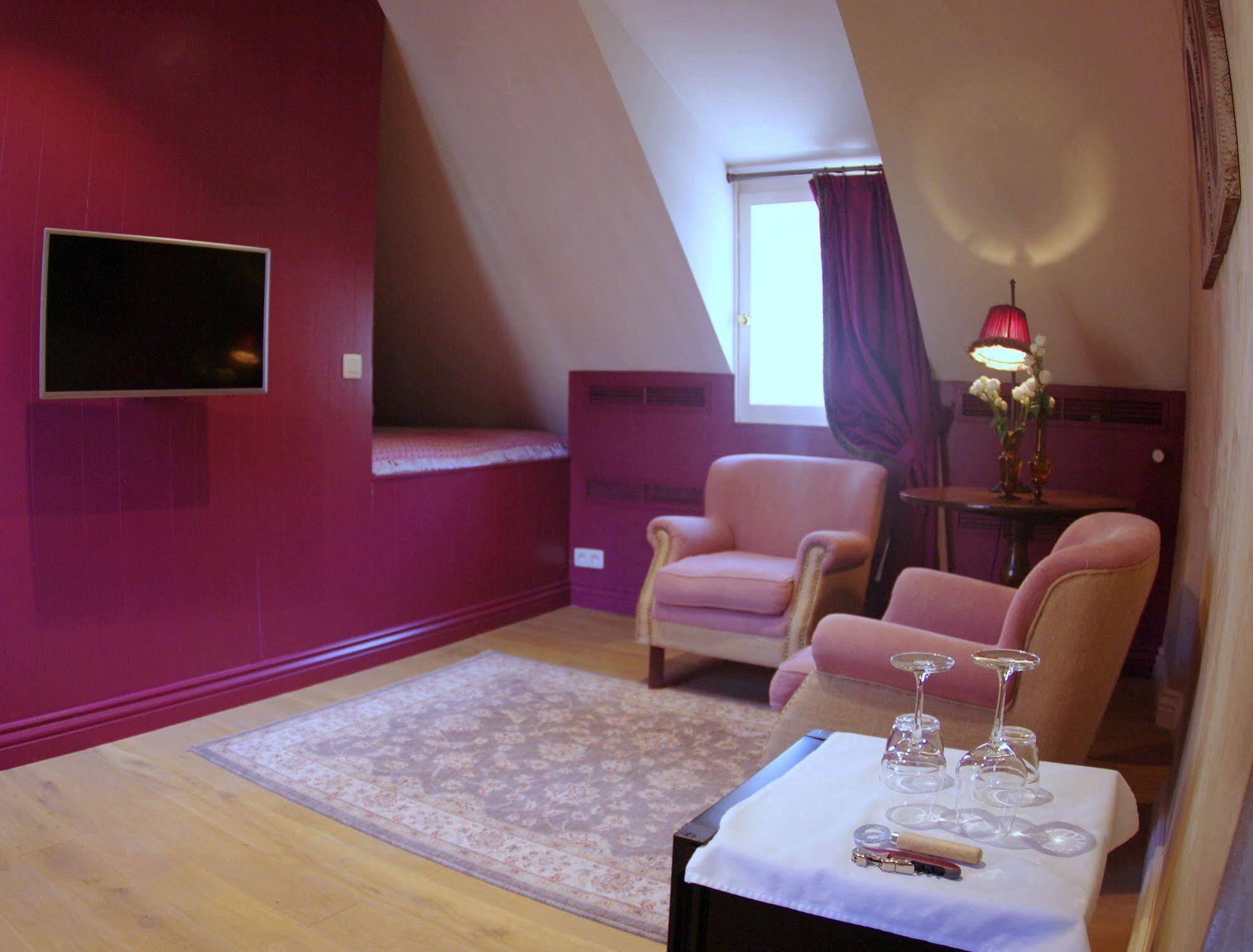 Canal Deluxe Bed & Breakfast